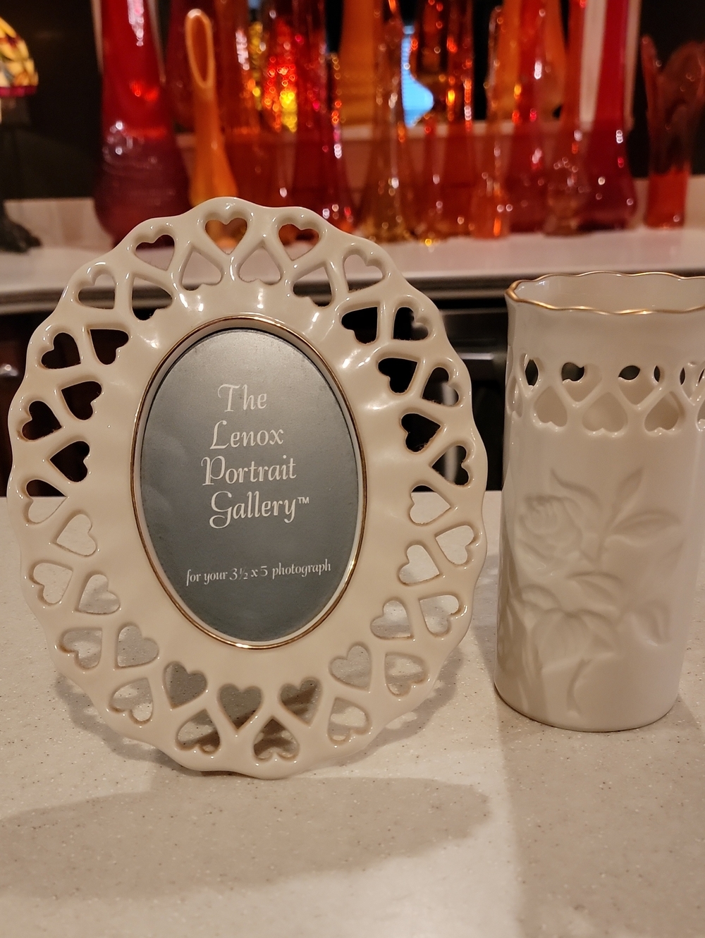 Lenox Cream Porcelain Heart Lattice Frame with Gold Trim And Vase Combo
